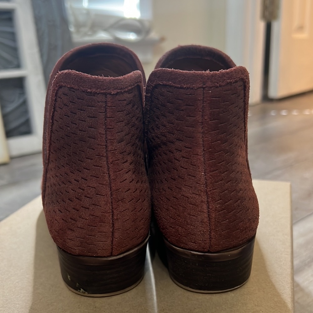 Boots - Picture 4 of 4